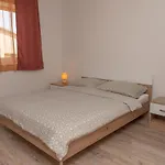Krzak *