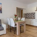Krzak * Nin