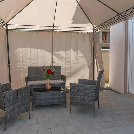 Apartament Krzak *