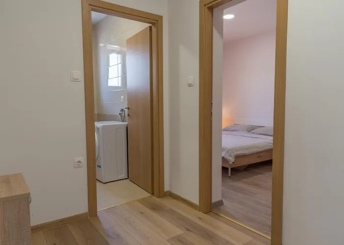 Krzak Apartman Nin