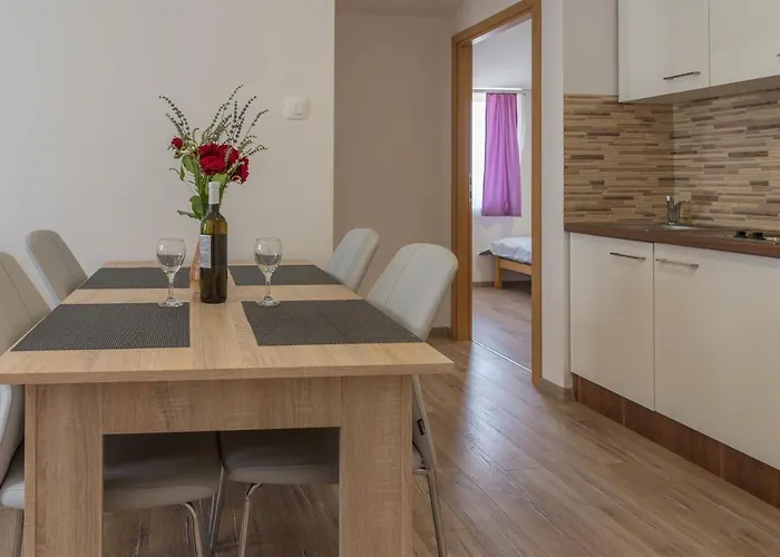 Krzak Apartman Nin