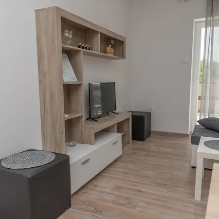 Krzak Apartment Nin