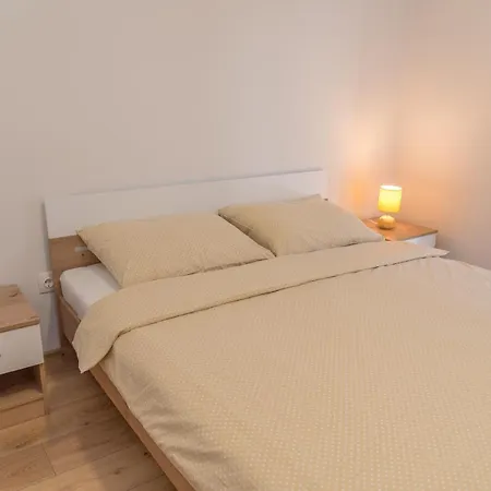 Krzak Appartamento Nin