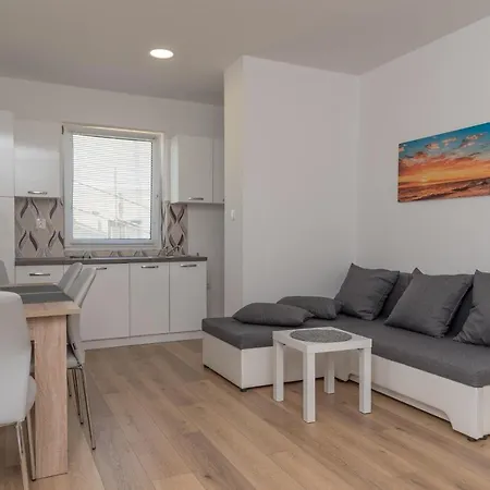 Krzak Apartment *